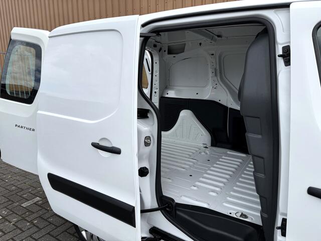 Peugeot PARTNER 120 1.6 BlueHDi 75 L1 Pro | Marge | Cruise Control | Parkeersensoren | Elektrische Ramen | Elektrische Spiegels | Multifunctioneel Stuurwiel | Centrale Deurvergrendeling met Afstandsbediening |