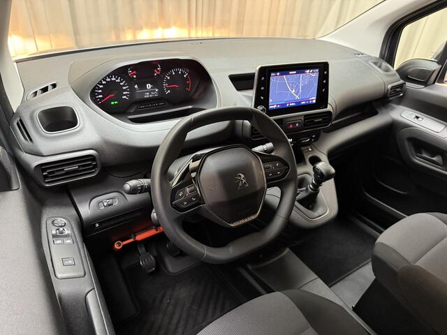 Peugeot PARTNER 1.5 BlueHDI Premium *BTW* Carplay / Trekhaak / Storevan / Camera / Cruise / Navigatie / ECC / 16'' LMV / Org.NL!