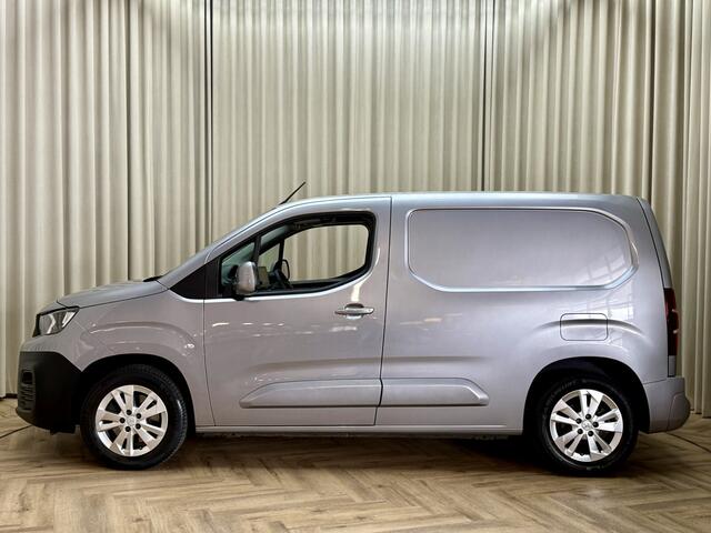 Peugeot PARTNER 1.5 BlueHDI Premium *BTW* Carplay / Trekhaak / Storevan / Camera / Cruise / Navigatie / ECC / 16'' LMV / Org.NL!