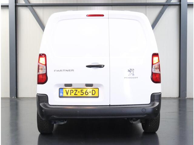 Peugeot PARTNER 1.5 100PK Premium | Airco | Parkeersensoren Achter | AppleCarPlay/AndroidAuto | Cruise Control | Betimmering | Parkeersensoren |