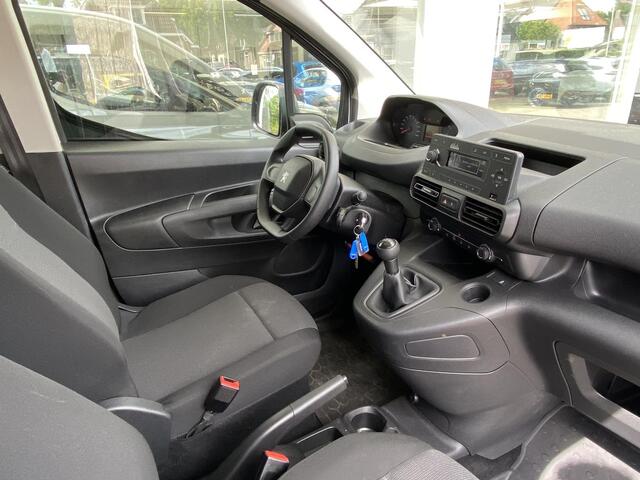 Peugeot PARTNER 1.5 BlueHDI Pro | Weinig kilometers | Nette staat | Airconditioning | Bluetooth | Cruise Control | Zijschuifdeur rechts