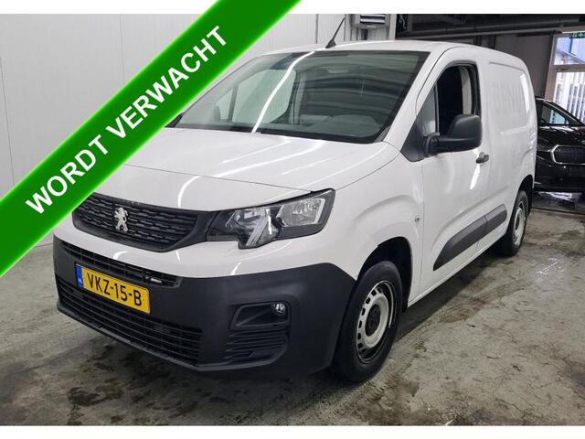 Peugeot PARTNER 1.2 Benzine 111PK Euro6 * Distributie bij 43Dkm. vervangen * / Premium / Airco / Navigatie / Schuifdeur Re./ Radio multimedia /