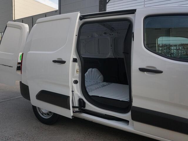 Peugeot PARTNER e-Partner L2 50 kWh | 8 jaar garantie | Navigatie incl. Apple Carplay | camera's | parkeersensoren voor & achter | dodehoek detectie | Comfort stoel | rijklaarprijs
