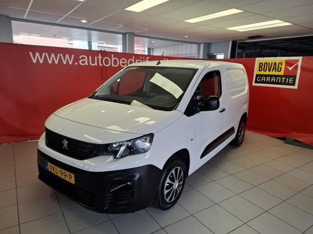 Peugeot PARTNER 1.2 Benzine Premium uitv., Airco, Navigatie