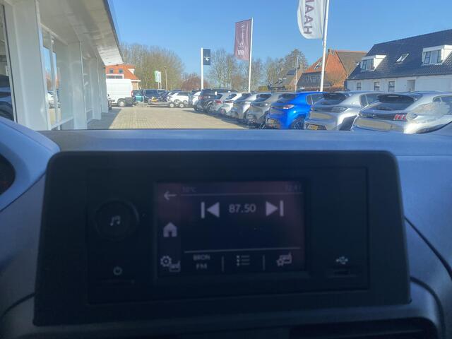 Peugeot PARTNER 1.5 BlueHDi 130 EAT8 S&S L1 | Automaat | Parkeersensoren voor en achter | Airco | Cruise control | Trekhaak | Laadruimte Betimmering |