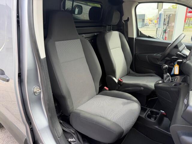 Peugeot PARTNER 1.6 BlueHDI Pro AIRCO I TREKHAAK I LAGE KILOMETERS I RONDOM KLEINE DEUKJES/KRASJES