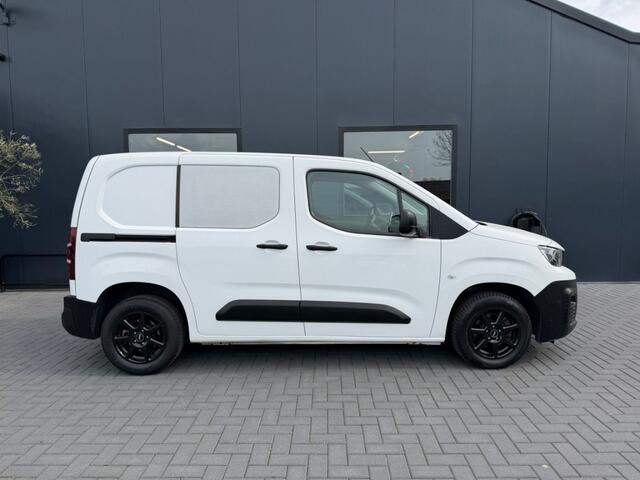Peugeot PARTNER 1.2 PureTech Premium 110pk Benzine / Apple carplay / Pdc A / Cruisecontrol