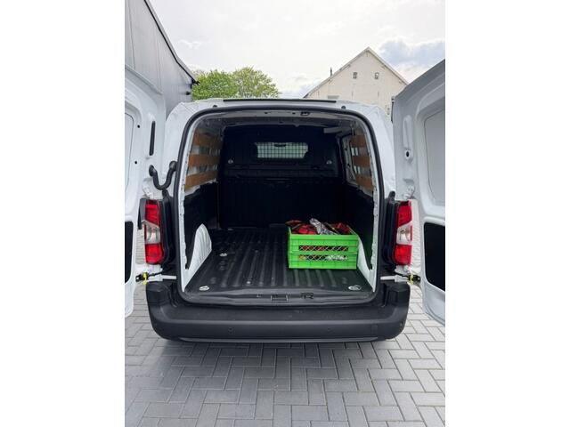 Peugeot PARTNER 1.2 PureTech Premium 110pk Benzine / Apple carplay / Pdc A / Cruisecontrol