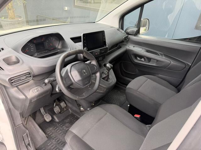 Peugeot PARTNER 1.2 PureTech Premium 110pk Benzine / Apple carplay / Pdc A / Cruisecontrol