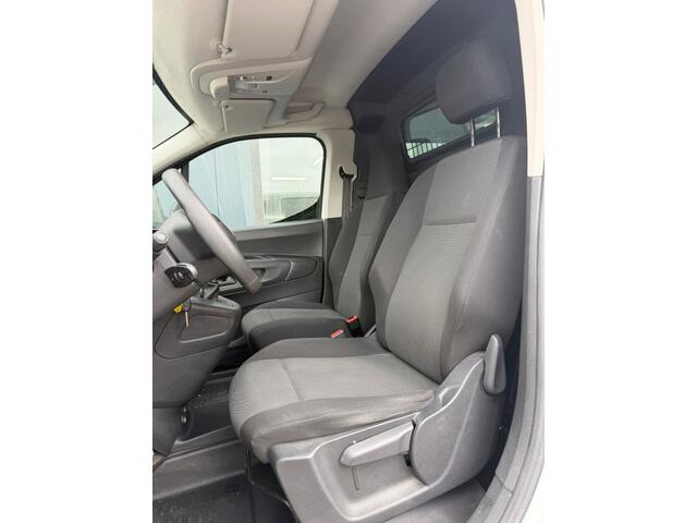 Peugeot PARTNER 1.2 PureTech Premium 110pk Benzine / Apple carplay / Pdc A / Cruisecontrol