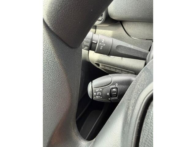 Peugeot PARTNER 1.2 PureTech Premium 110pk Benzine / Apple carplay / Pdc A / Cruisecontrol