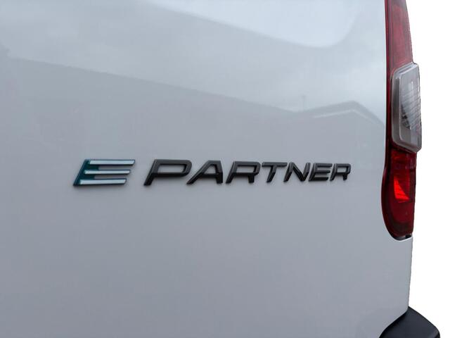 Peugeot PARTNER e-Partner L2 50 kWh 136pk | 8 jaar garantie | 0% financial lease | 2-zits | Houten afwerking laadruimte | Verwarmbare stoelen | ECO LED koplampen | Multimedia | Draadloze Apple Carplay en Android Auto | Achteruitrijcamera | Parkeersensoren voor en achter 
