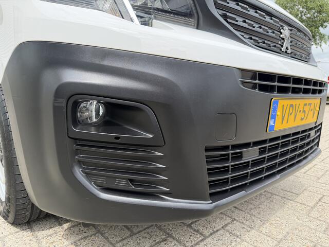 Peugeot PARTNER 1.2 PureTech Premium / benzine grijs kenteken / euro 6 / vaste prijs rijklaar ¤ 11.750 ex btw / lease vanaf ¤ 198 / airco / cruise / navi / raam in de schuifdeur / Apple Carplay Android auto