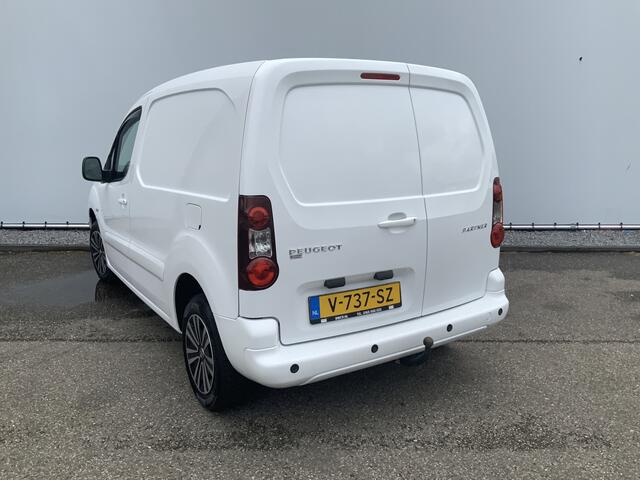 Peugeot PARTNER 120 1.6 BlueHDi 100 L1 Premium Pack S&S Airco Cruise 3 Zits Trekhaak 1250 kg Alu Velg Euro 6 Export