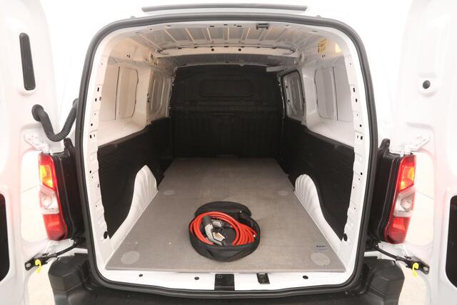 Peugeot PARTNER e-Partner 50 kWh L2 | Snelladen | SOH 98% | Airco | Cruise | Carplay | Navi | Trekhaak | Parkeersens.