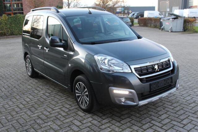Peugeot PARTNER TEPEE Style 1.2 PureTech Cruise-Navi-Camera-Carplay-Trekhaak 50.000 Km !!