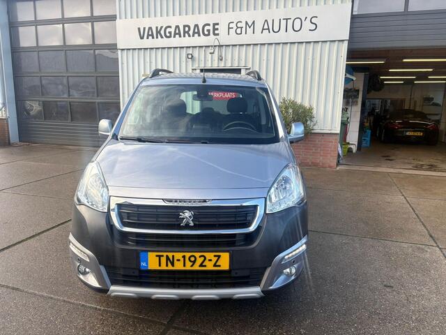 Peugeot PARTNER TEPEE 1.2 PureTech Active Distributieriem is vervangen! PDC voor en achter, Camera, Clima, Navi