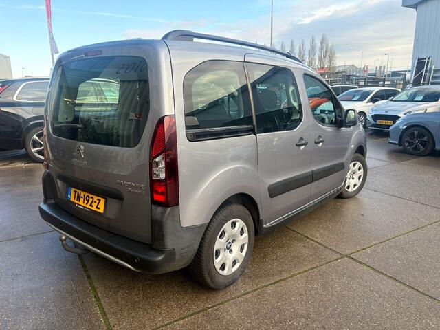 Peugeot PARTNER TEPEE 1.2 PureTech Active Distributieriem is vervangen! PDC voor en achter, Camera, Clima, Navi