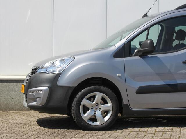 Peugeot PARTNER TEPEE 1.2 PureTech Allure | Clima | Camera | Cruise | Trekhaak