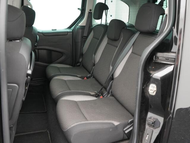 Peugeot PARTNER TEPEE 1.2 PureTech Active 6-2018 o 81 kW / 110 PK o Benzine o Handgeschakeld o Trekhaak | Panoramadak | Climate | Achteruitrijcamera |115.713 km