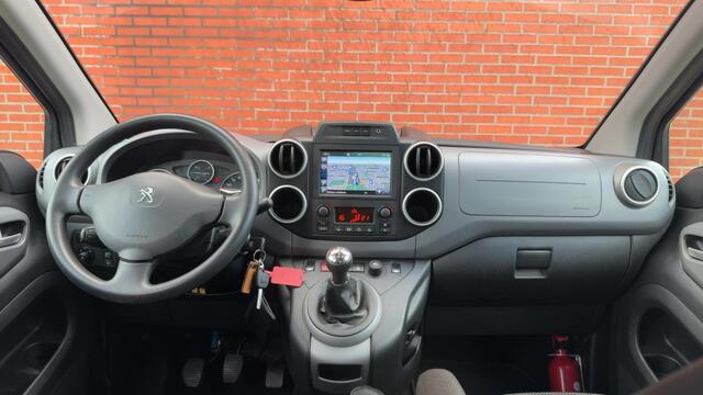 Peugeot PARTNER TEPEE 1.2 PureTech 110PK Allure Camera Navigatie Trekhaak Nieuwe Distributieriem
