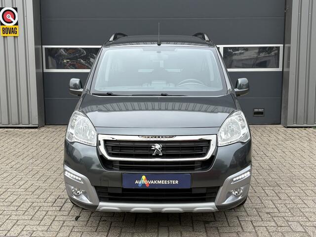Peugeot PARTNER TEPEE 1.2 PureTech Style | Navi | Carplay | PDC | Trekhaak | Cruise Control | Airco | Interesse? Bel of App naar: 06 30 51 05 90