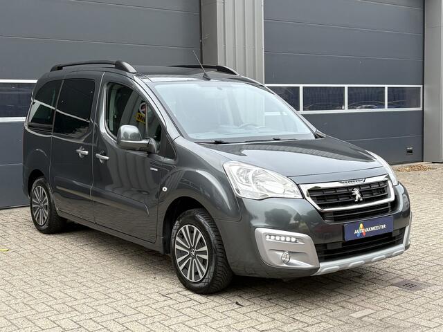 Peugeot PARTNER TEPEE 1.2 PureTech Style | Navi | Carplay | PDC | Trekhaak | Cruise Control | Airco | Interesse? Bel of App naar: 06 30 51 05 90
