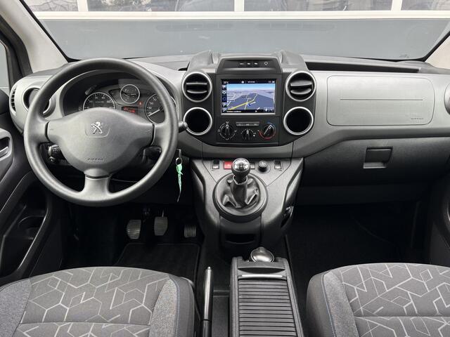 Peugeot PARTNER TEPEE 1.2 PureTech Style | Navi | Carplay | PDC | Trekhaak | Cruise Control | Airco | Interesse? Bel of App naar: 06 30 51 05 90