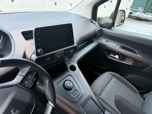 Peugeot Rifter L2 lang - GT-Line Automaat - Rolstoelauto 5+1 - Alle opties - Bodemverlaging - Rolstoelvervoer