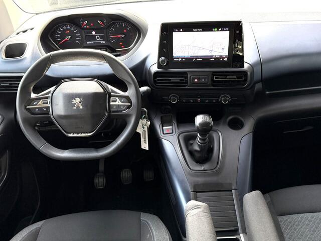 Peugeot Rifter 110 Pk Benzine * Navigatie * Trekhaak * Airco * Parkeer Camera * Cruise Control * Hoge Zit * Vingerhoets; Vierde Generatie Eersteklas Service. Al meer dan 100 jaar een begrip in de Brabantse Kempen,