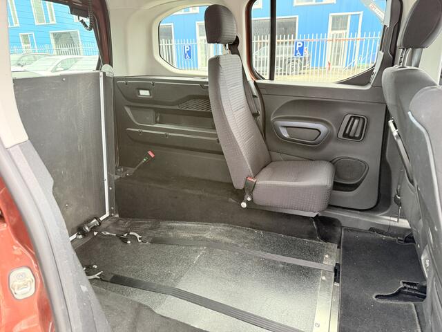 Peugeot Rifter 3+1 Rolstoelauto 1.2 Puretech Allure (Mooie ruime 3+1 Rolstoelauto met brede bodemverlaging!)