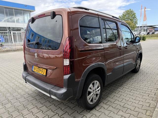 Peugeot Rifter 3+1 Rolstoelauto 1.2 Puretech Allure (Mooie ruime 3+1 Rolstoelauto met brede bodemverlaging!)