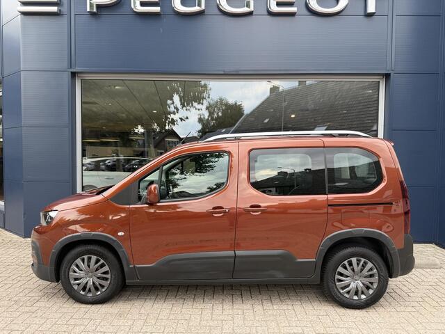 Peugeot Rifter 1.2 Turbo 130PK Allure | Automaat | Zeer ruime en complete auto | Navigatie via telefoon | Trekhaak 1150 KG | Camera | Parkeersensoren V+A | All Season banden | 2x Zijschuifdeur | Climate Control | Cruise Control | LED Dagrijverlichting | Hoge Zitpositie | Dakrails |
