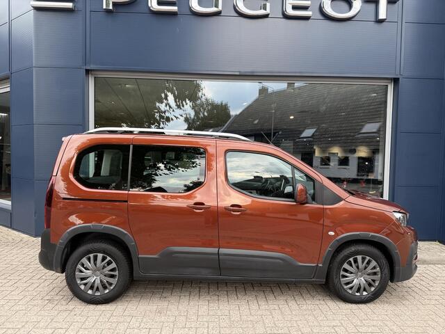 Peugeot Rifter 1.2 Turbo 130PK Allure | Automaat | Zeer ruime en complete auto | Navigatie via telefoon | Trekhaak 1150 KG | Camera | Parkeersensoren V+A | All Season banden | 2x Zijschuifdeur | Climate Control | Cruise Control | LED Dagrijverlichting | Hoge Zitpositie | Dakrails |