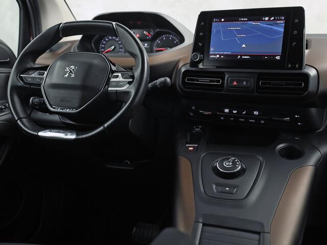 Peugeot Rifter 1.2 Puretech GT-Line (APPLE CARPLAY, NAVIGATIE, 360 CAMERA, SCHUIFDEUREN, GETINT GLAS, STOELVERWARMING, CRUISE, LM VELGEN, XENON, NIEUWSTAAT)