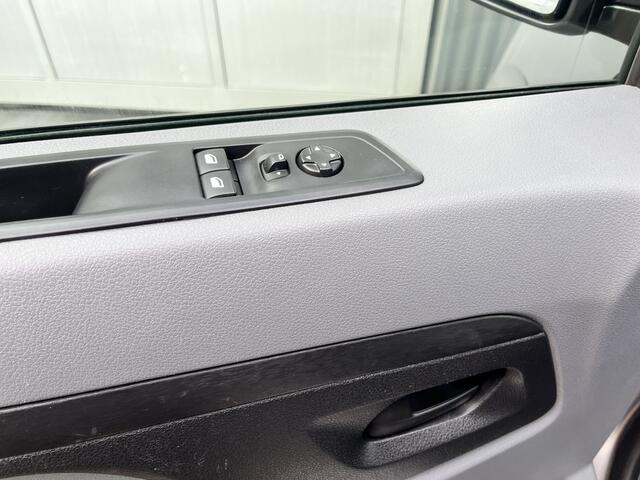 Peugeot Traveller 1.5 BlueHDi XL Marge BTW en BPM vrij!! Airco Cruise controle Navigatiesysteem Personenvervoer 8-Persoons Parkeerhulp achter Apple carplay 1e eigenaar Euro 6 Bpm en Btw vrij voor particulier