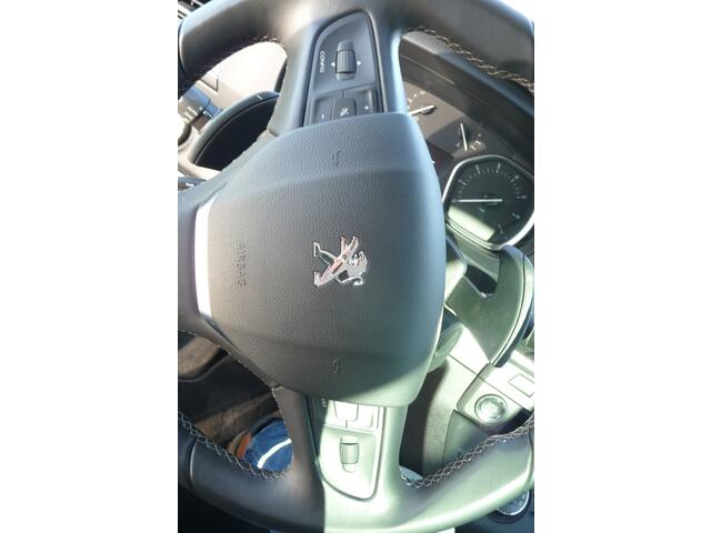 Peugeot Traveller 2.0 BlueHDi 180 Business Long S&S Autm 7 zits geel kenteken.