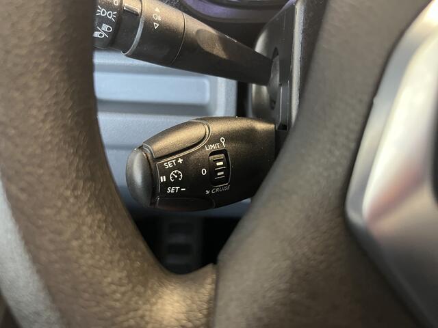 Peugeot Traveller 1.5 BlueHDi 120pk Airco Cruise controle Navigatiesysteem 8-Persoons Parkeerhulp achter Apple carplay 1e eigenaar Euro 6 Bpm en Btw vrij Personenbus Kombi Combi Tourer Passenger Taxi Groepsvervoer