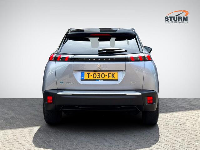 Peugeot e-2008 EV GT 50 kWh | Adapt. Cruise Control | Stoelverwarming | Dodehoek Detectie | Apple Carplay/Android Auto | Camera | Rijklaarprijs!