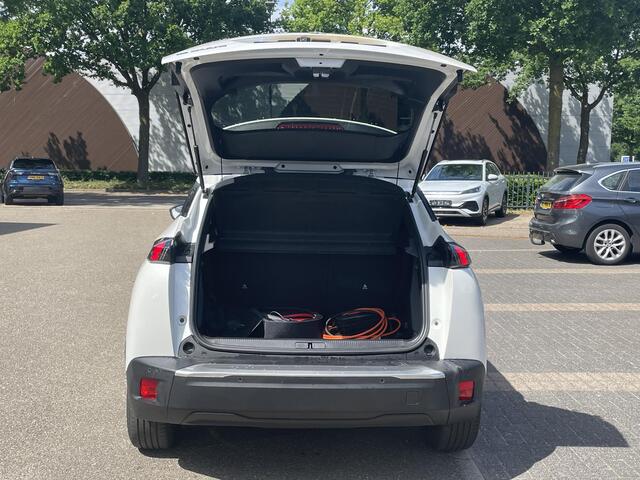 Peugeot e-2008 EV Allure 50 kWh CAMERA | NAVI | RIJKLAAR INCL. 12 MND. BOVAGGARANTIE