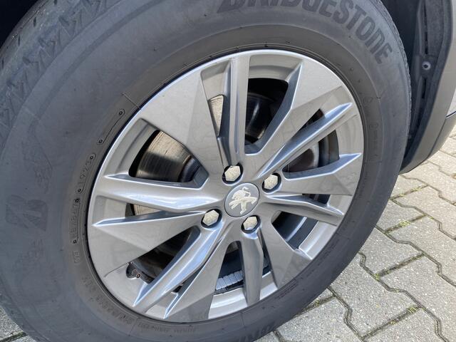Peugeot e-2008 EV Active Pack 50 kWh