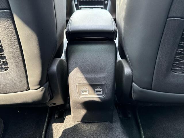 Peugeot e-2008 EV GT Pack 50kWh || Pano || 3 Fase || Keyless