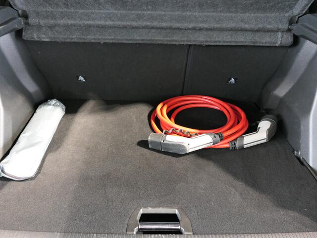 Peugeot e-2008 EV GT Pack 50 kWh *Elektrisch schuif/kanteldak* - Navi, airco, stoelverwarming, adaptive cruise