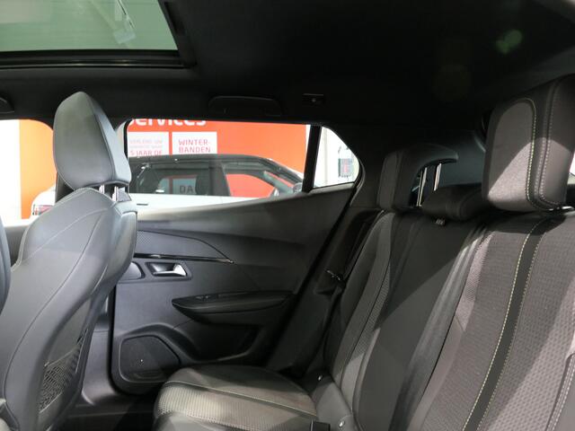 Peugeot e-2008 EV GT Pack 50 kWh *Elektrisch schuif/kanteldak* - Navi, airco, stoelverwarming, adaptive cruise