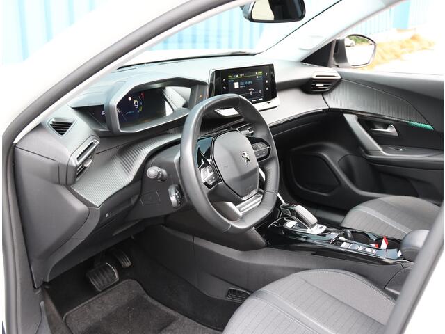 Peugeot e-2008 EV Allure Pack 50 kWh 136PK | AppleCarPlay/AndroidAuto | Camera | Climate Control | Navigatie | Cruise Control | Keyless | Stoelverwarming | FULL LED | LMV | Privacy Glass |