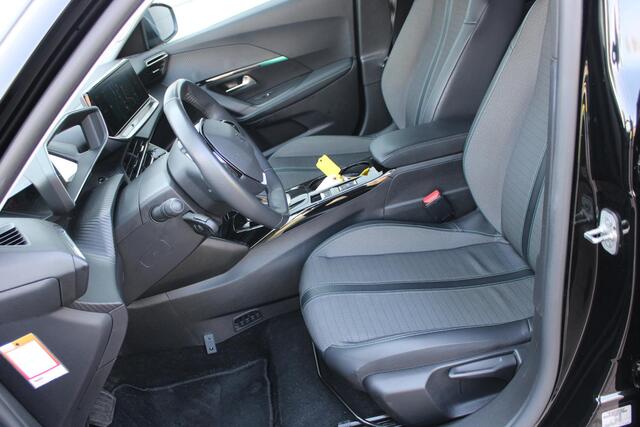 Peugeot e-2008 EV Allure Pack 50 kWh