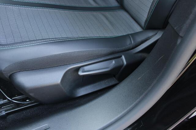 Peugeot e-2008 EV Allure Pack 50 kWh