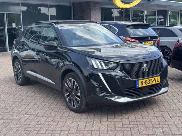 Peugeot e-2008 EV GT Pack 50 kWh / Panoramadak / Camera / Virtual Cockpit / Half leder / Navigatie / Keyless / Cruise Control / Dodehoek detectie