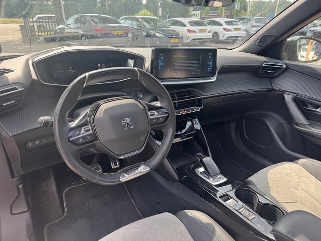 Peugeot e-2008 EV GT Pack 50 kWh / Panoramadak / Camera / Virtual Cockpit / Half leder / Navigatie / Keyless / Cruise Control / Dodehoek detectie
