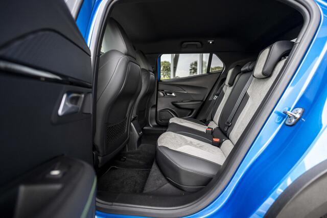 Peugeot e-2008 EV GT 50 kWh | Camera | Stoelverw. | Carplay